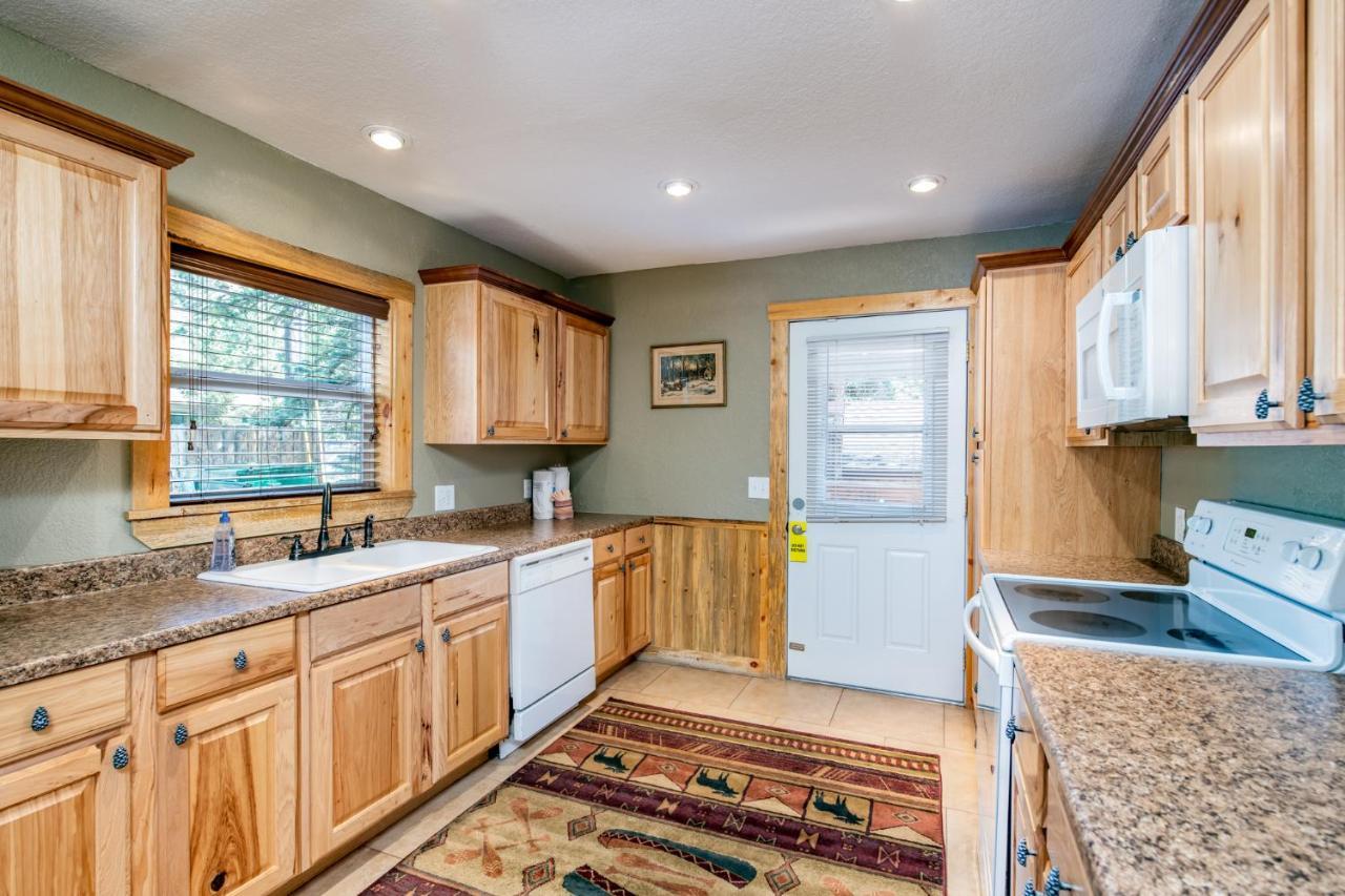 Cottage #15 with hot tub