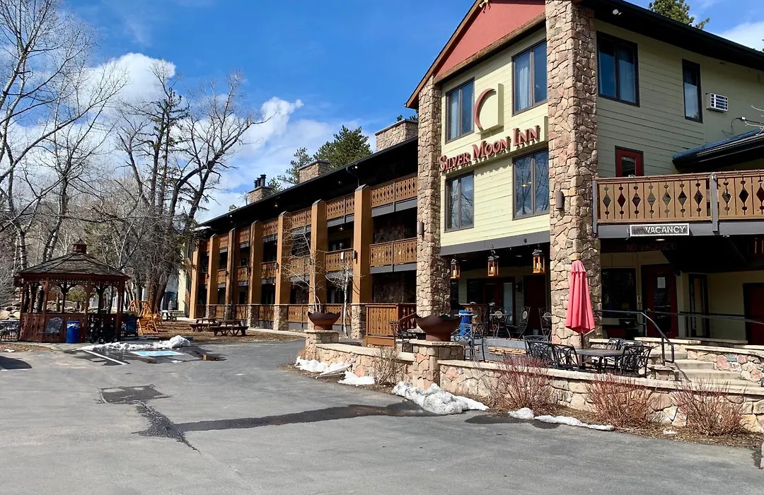 Silver Moon Inn-1