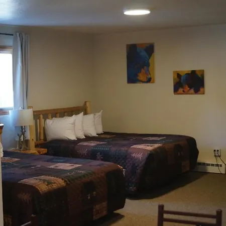 Swiftcurrent Lodge-2
