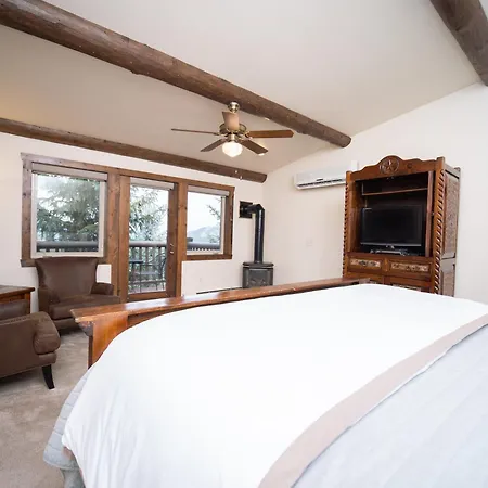 Taharaa Mountain Lodge-3
